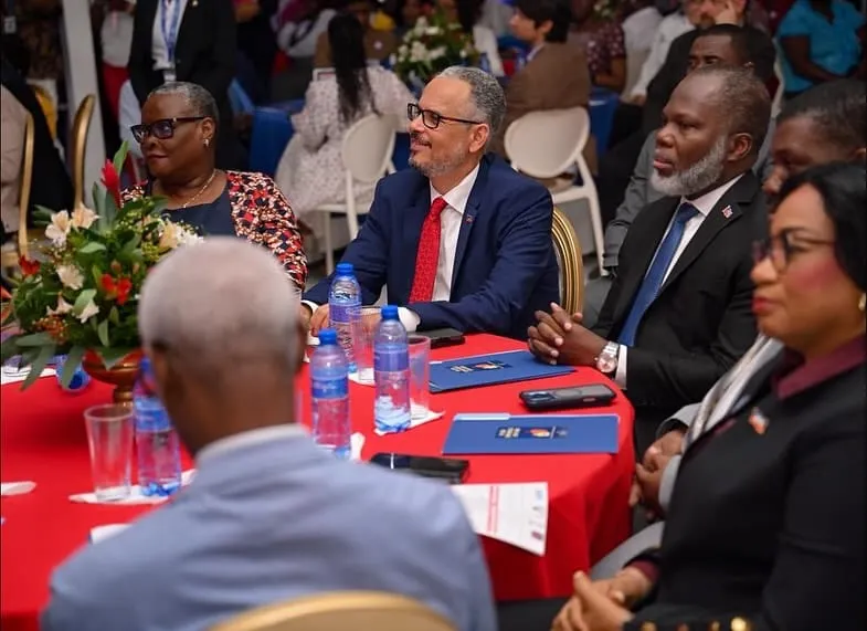 Le Premier ministre Fils-Aimé lance une campagne pour la participation des femmes aux élections