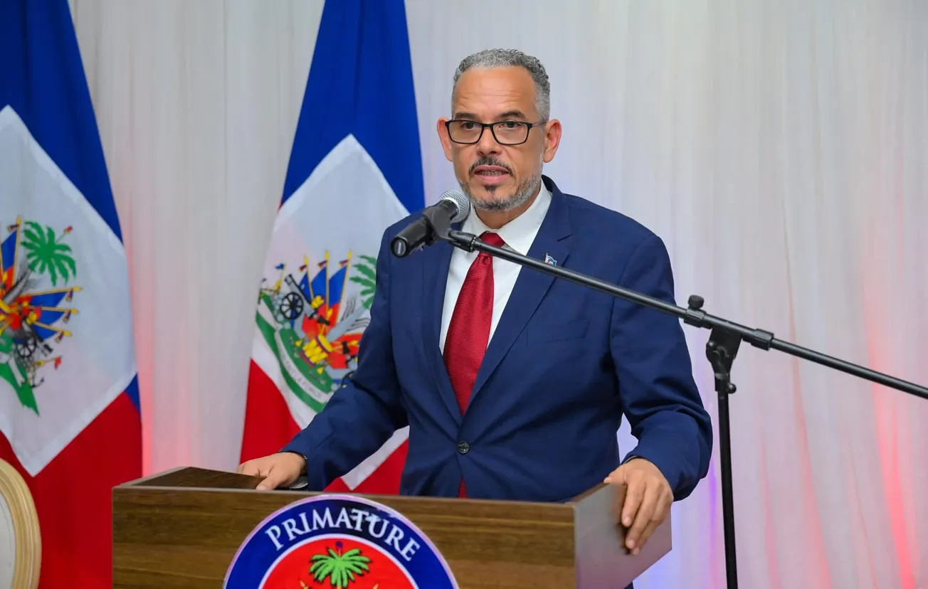 Le Premier ministre Fils-Aimé préside la signature du Pacte National pour la Stabilité et l'Organisation des Élections