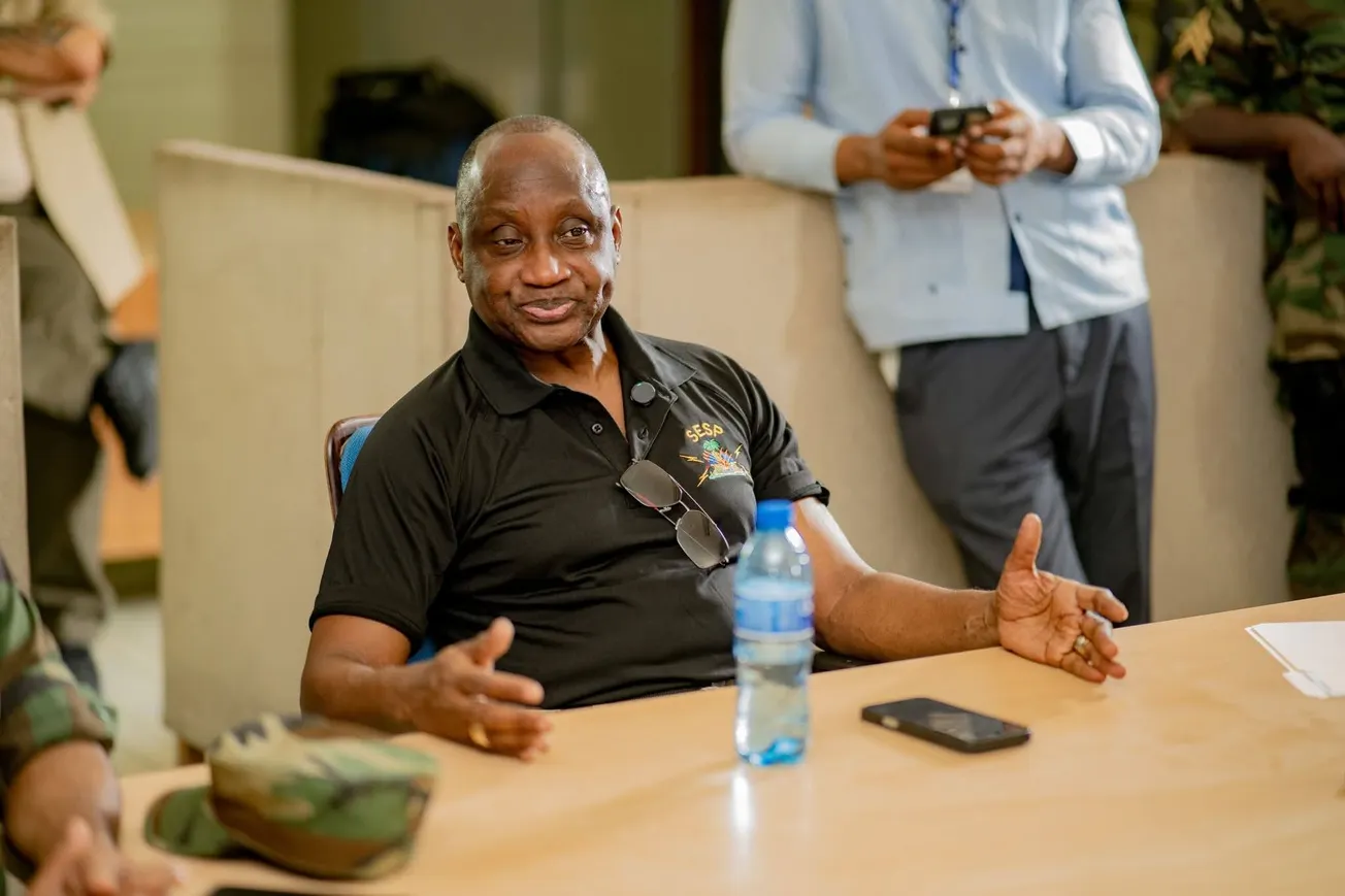 Le ministre de la Défense Andrésol visite la base Anacaona en vue de la formation d'une nouvelle classe d'enrôlés des FAd'H