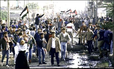 Bringing Palestinian Society Back In