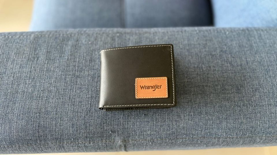 "I can't find my wallet love"