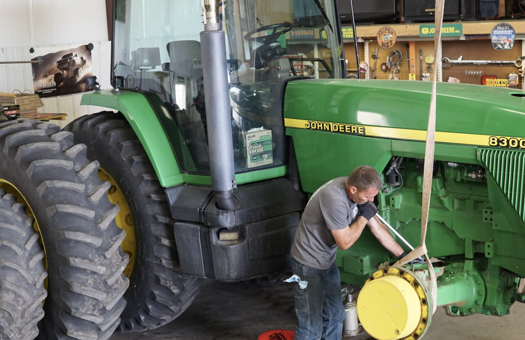 Farmers Finally Get a John Deere Right to Repair Agreement That Doesn’t Screw Them Over