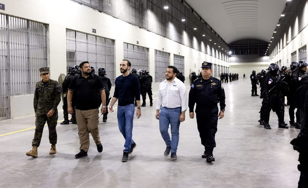 Manifiestos de vuelo revelan que casi 40 personas no identificadas fueron enviadas en tres vuelos de deportación a El Salvador