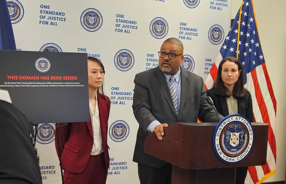 New York Seizes 12 Celebrity Deepfake Websites
