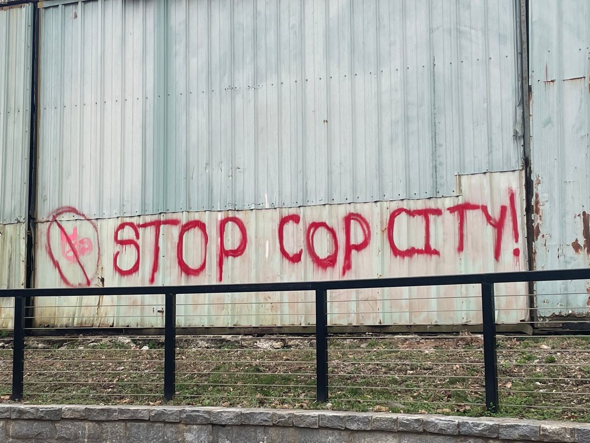 Proton Mail pomógł FBI zdemaskować anonimowego aktywistę 'Stop Cop City' (artykuł po angielsku)