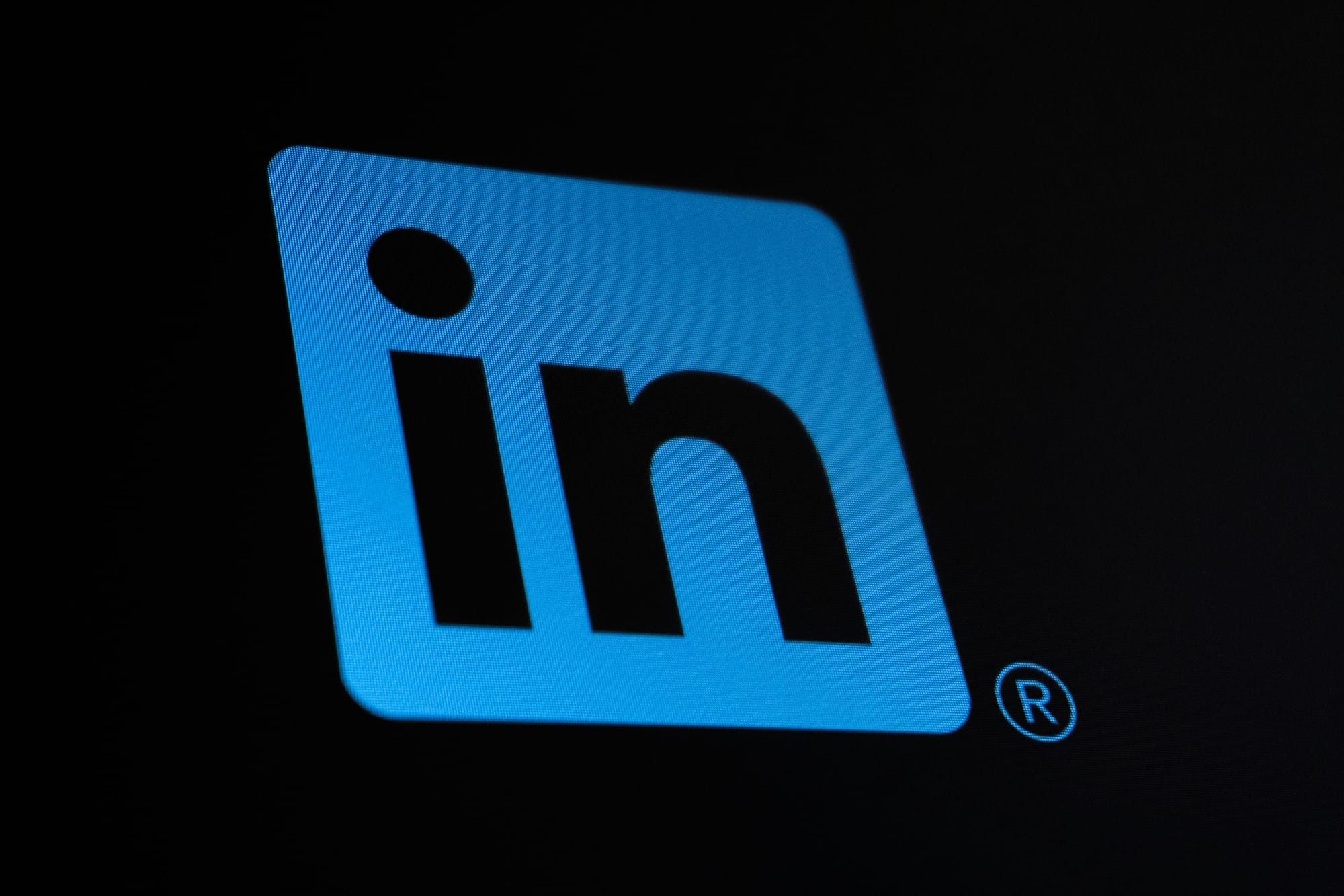 LinkedIn and X Are Flooded With AI Spam, Browsing Data Suggests