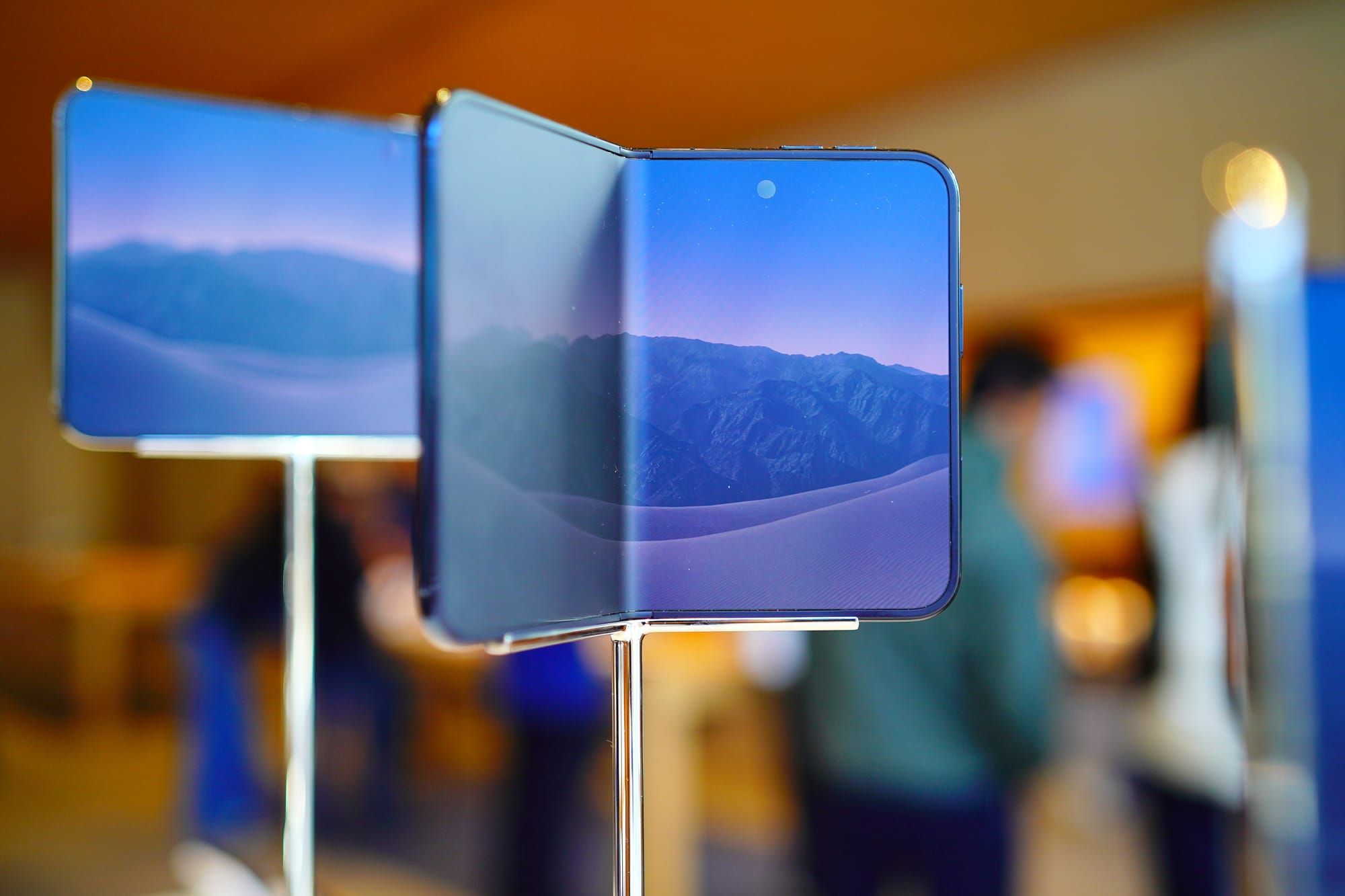 iPhone Duo Users Are Already Seeing a Big Old Crease in the Middle of Their $2,000 Foldable iPhone