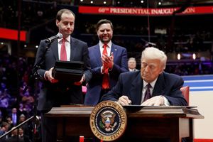 Judge Orders CDC and FDA to Restore Pages Removed by Trump Admin Before Midnight