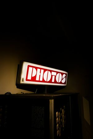 Wedding Photo Booth Company Exposes Customers’ Drunken Photos