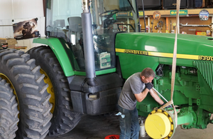 Farmers Finally Get a John Deere Right to Repair Agreement That Doesn’t Screw Them Over