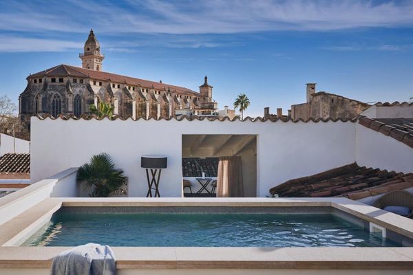 Shaping the Future: Emerging Trends and Innovations in Architecture with Rockwell Group