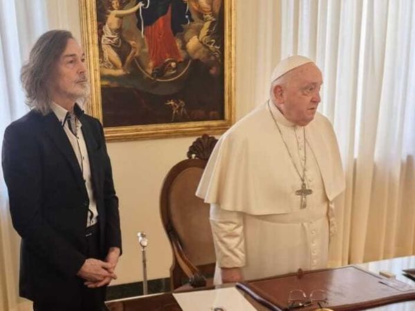 People's Artist of Russia Nikas Safronov met with Pope Francis in the Vatican