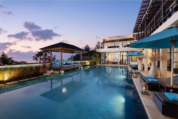 Private Horizon: Cliffside Serenity at Villa Jamalu