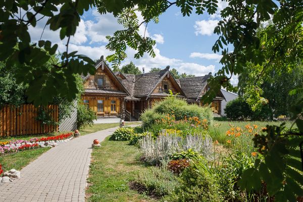 Pushkarskaya Sloboda: Inside Suzdal’s Living Landscape