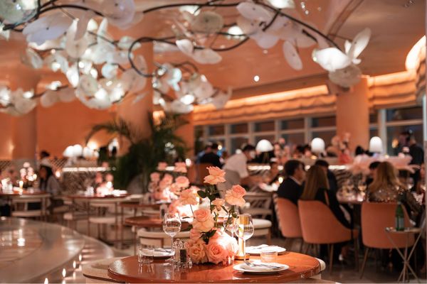 Flamingo Room Dubai: Lighting, African Glamour, and the Language of Festive Dining