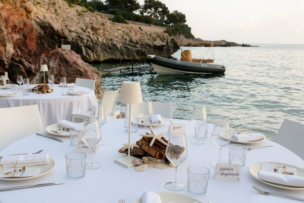 Mauro Colagreco Hosts Exclusive Seaside Dinner at La Spiaggetta dei Balzi Rossi