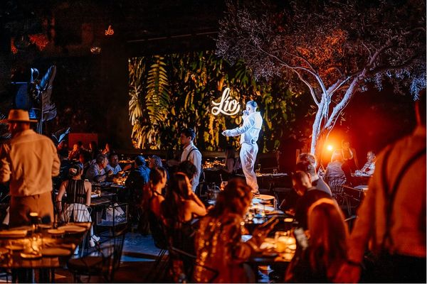 Lío Mykonos: Where Dinner Becomes the Show