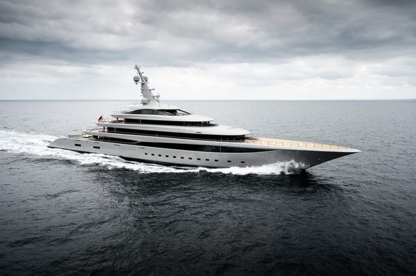 Inside NIXIE: The 102m Lürssen Yacht Redefining Private Living at Sea