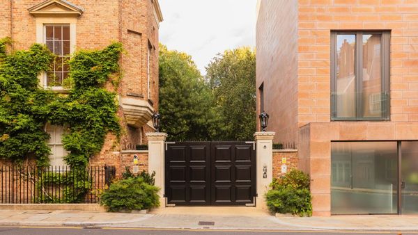 London Luxury Real Estate: The £265 Million Chelsea Mansion Deal