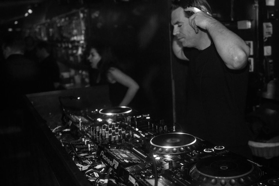Sebastiaan Hooft at Consistent Radio