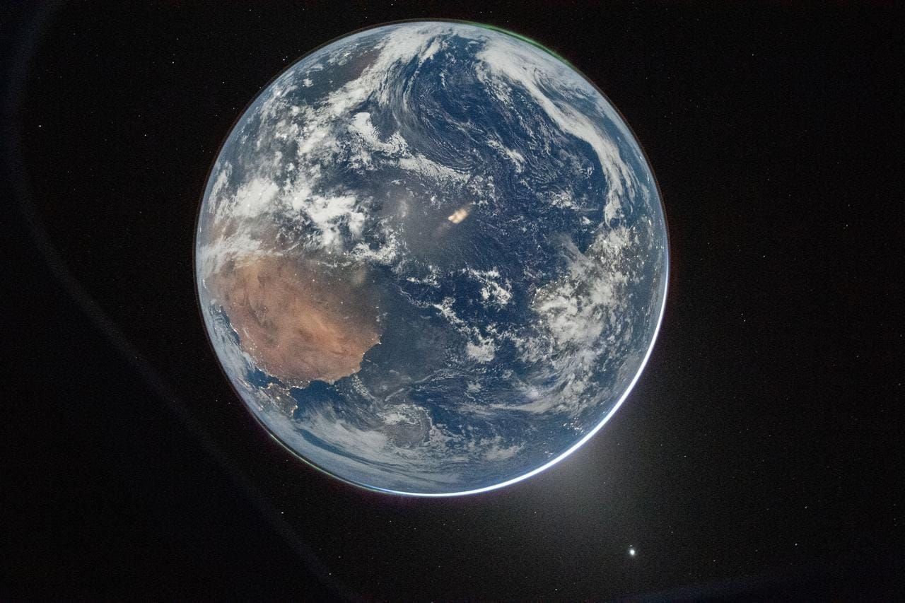 A picture of the earth by the Artemis astronauts