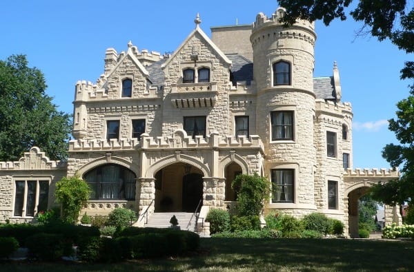 A picture of the Joslyn Castle on a sunny day