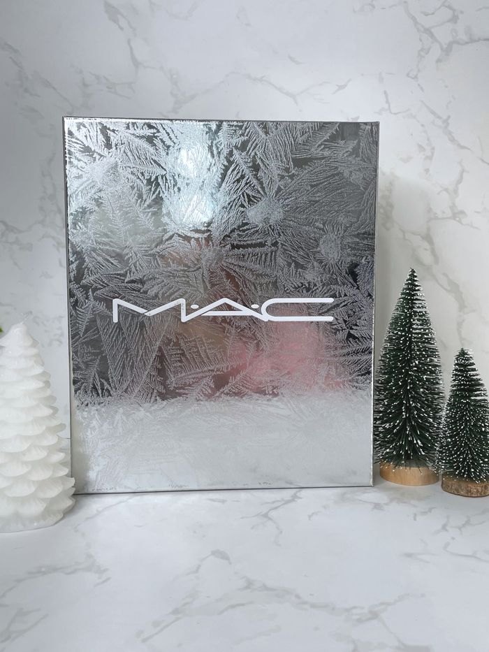 MAC Advent Calendar 2023 – Frosted Frenzy Unboxing
