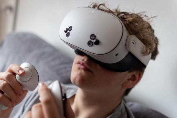 “Metaverse is safe for kids!” Shouts Mark Zuckerberg From Candy-filled, Windowless, White Van