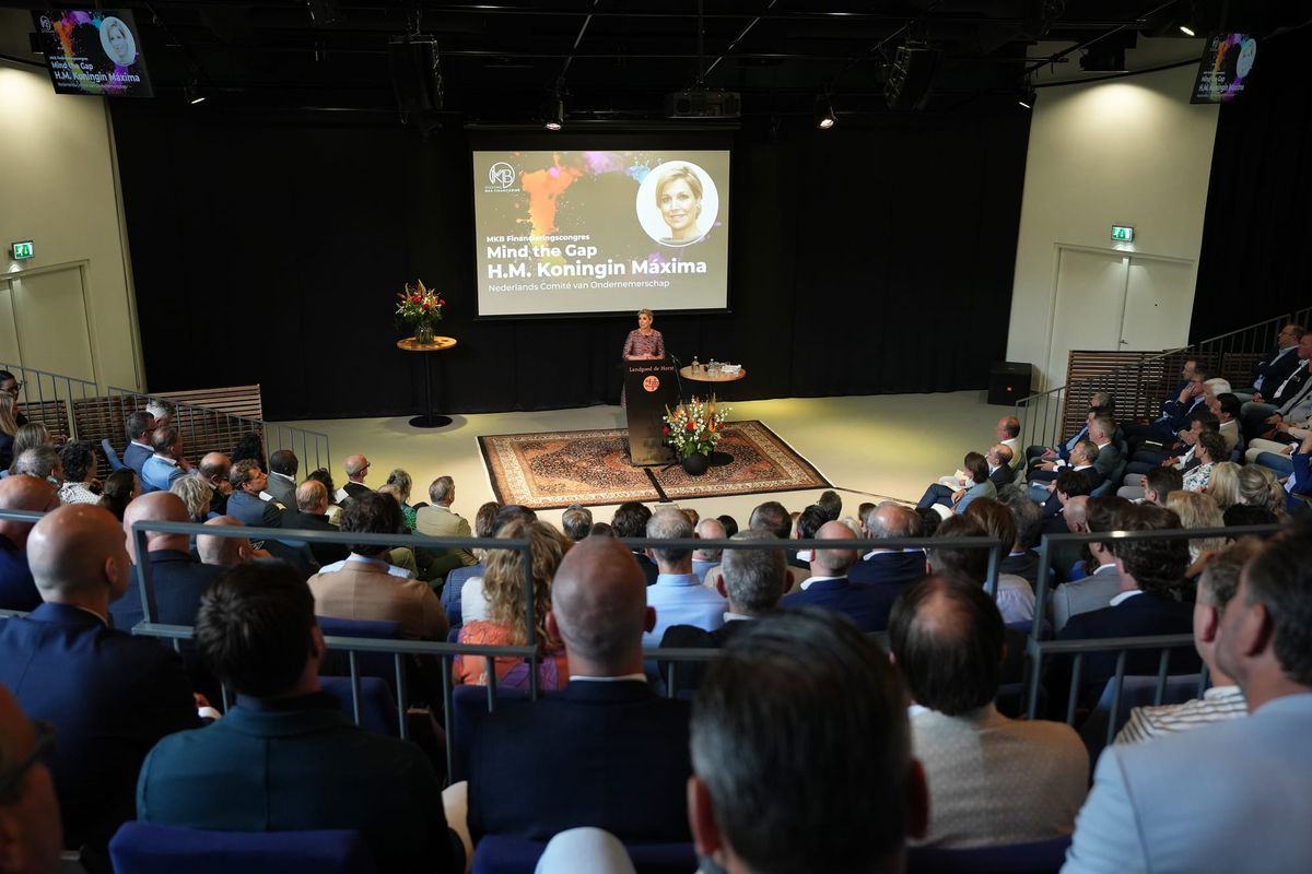 Máxima roept op tot activisme - Code-V heeft 80 ondertekenaars