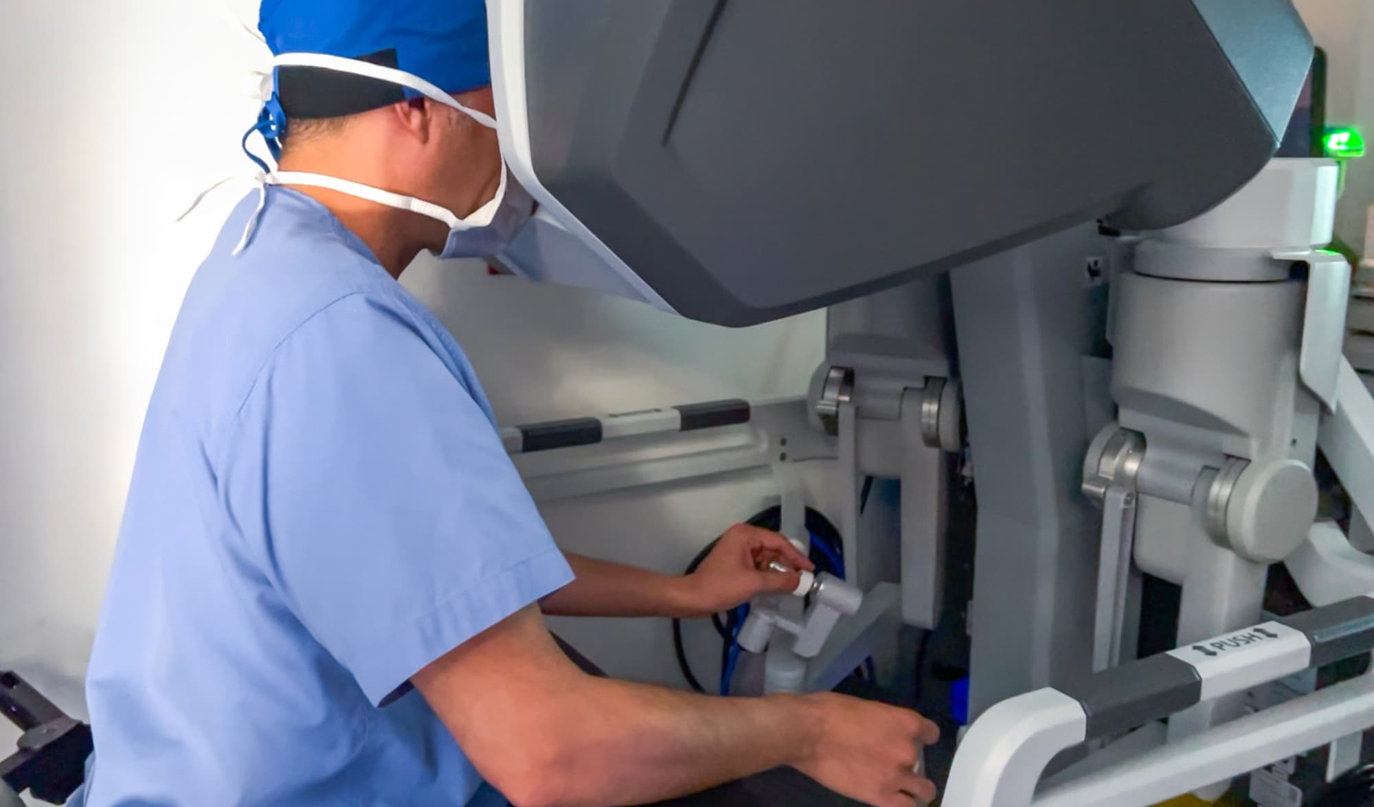 Dr. Feras Khaliel: The Surgeon Behind the World's First Fully Robotic Heart Transplant