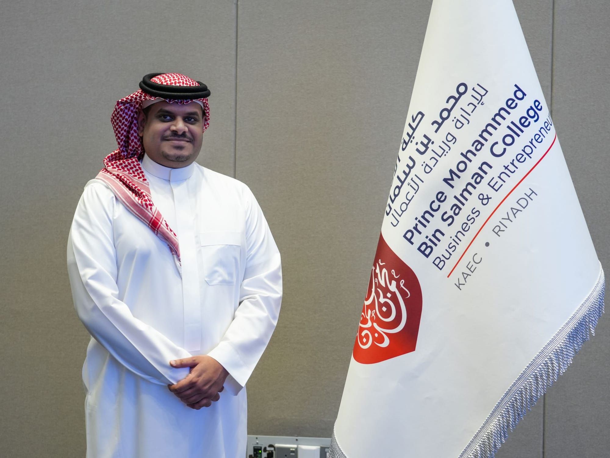 Dr. Abdulrhman Almohammedi: Academic, Research & Public Affairs Lead at Dr. Sulaiman Al Habib Medical Group