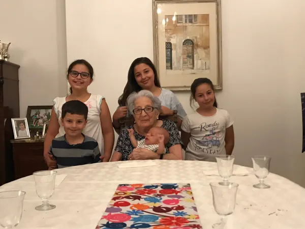Esped per Nonna Gemma: «Ciò che è mio e ciò che è vostro è suo»