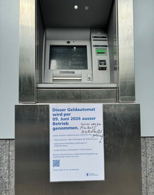 Der letzte ZKB-Bancomat in Erlenbach verschwindet