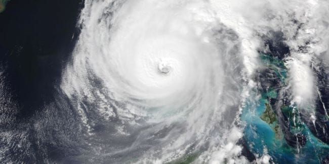 Extremes Wetter wirbelt die Swiss-Re-Bilanz durcheinander