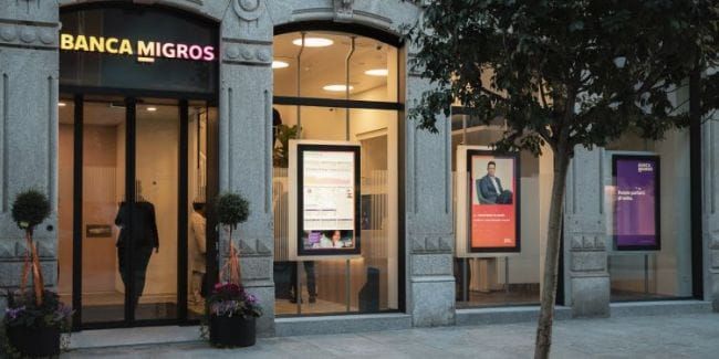 Die Migros Bank steigert Gewinn und verteilt mehr Geld an ihre Angestellten
