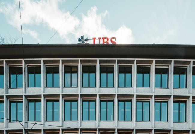 Die UBS braucht einen kräftigen Tritt auf die Kostenbremse