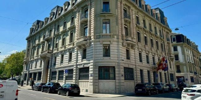 Edmond de Rothschild versilbert seinen Hauptsitz