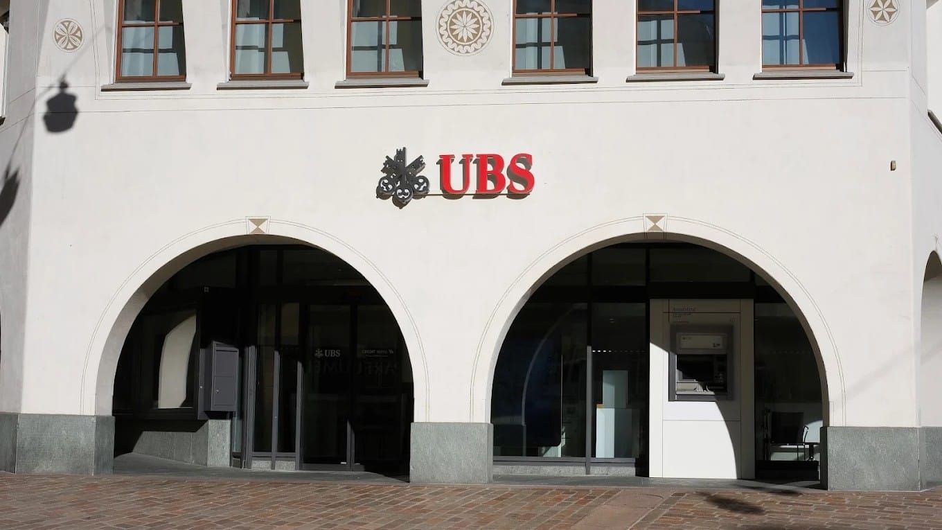 Hotspot St. Moritz: UBS entlässt Kundenberaterin wegen Dollar-Derivaten