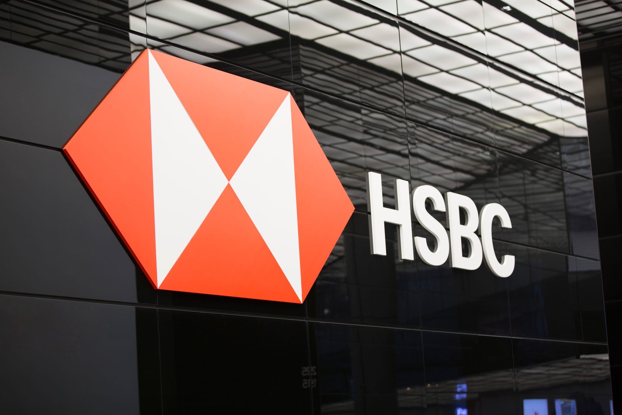 HSBC: Aktien tauchen trotz Gewinn-Booster