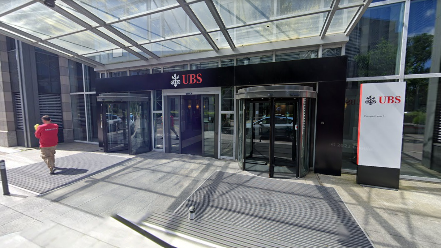UBS kürzt jungen Investmentbankern Fixlohn um 20’000 Franken
