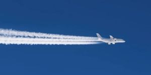 Google entwickelt eine KI, um Contrails vorherzusagen - damit lässt sich der CO₂-Fussabdruck der Fliegerei deutlich senken