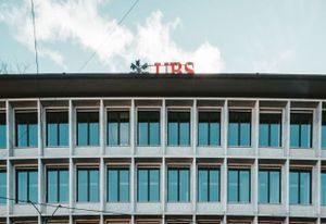 Die UBS braucht einen kräftigen Tritt auf die Kostenbremse