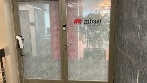 MBaer: Die ersten Kunden haben offenbar Gelder erhalten