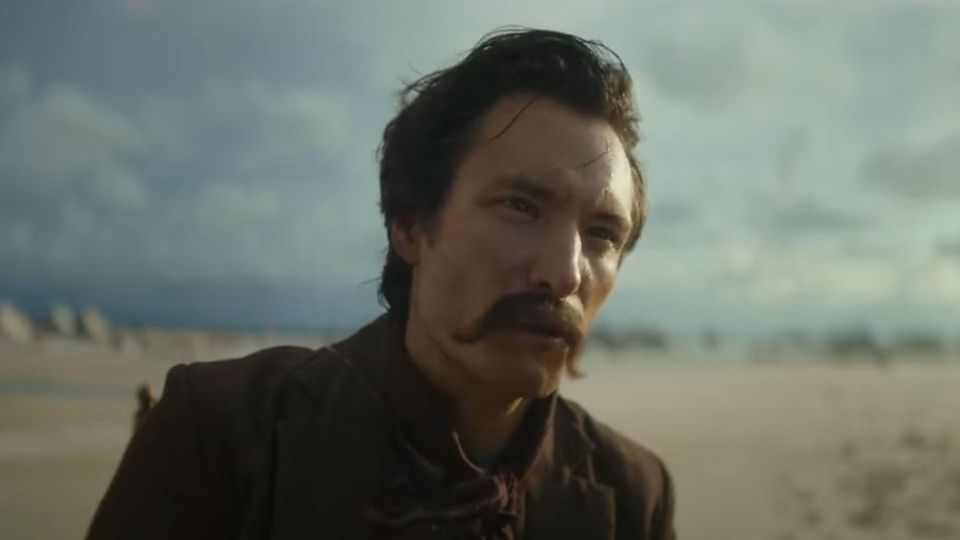 Claudio Cataño as Colonel Aureliano Buendía, windswept and extravagantly mustachioed