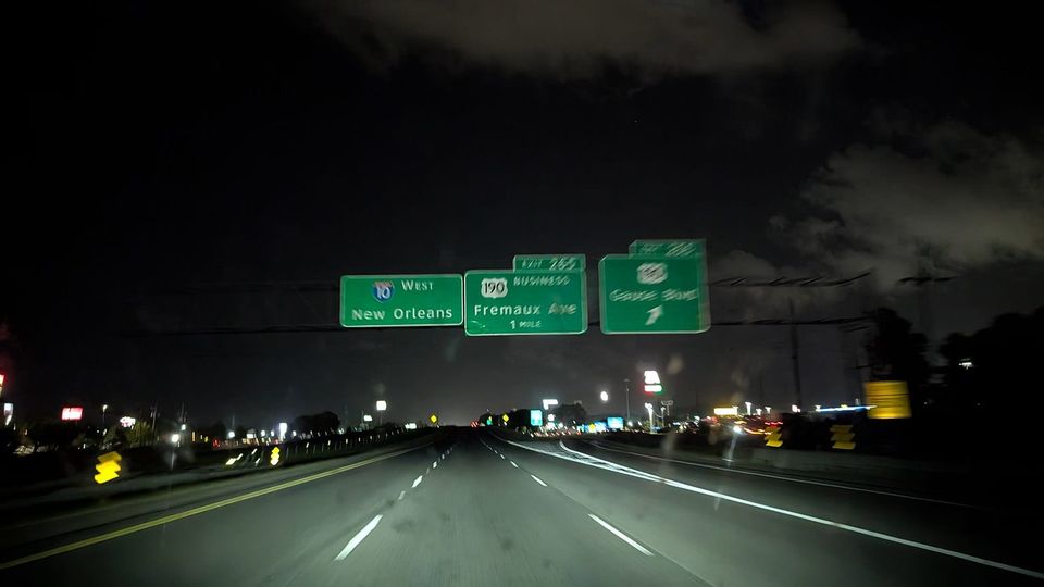 Freeway signage of New Orleans on the 10 WEST