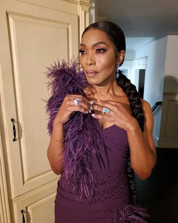 Wed. thread: In which we dress up to stay in