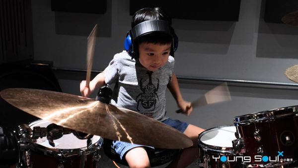 給孩子帥氣的起跑點，只有這裡有幼兒頂級爵士鼓教學