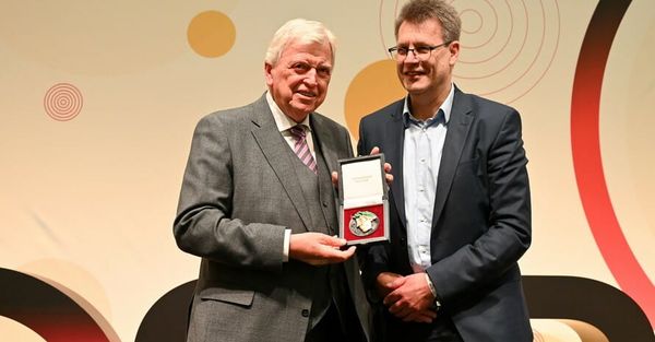 Volker Bouffier: CDU-Dinosaurier für den DOSB Vorstand