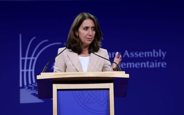 Die fachfremde Sport-Troika: Aydan Özoğuz, Babette Kibele, Christiane Schenderlein