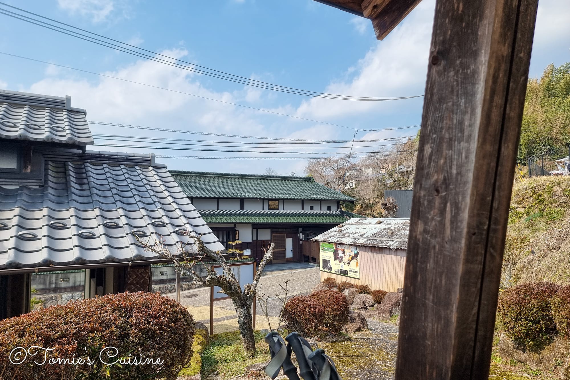 Traditional tiled houses across the road from the Kono resting place, Nakatsugawa